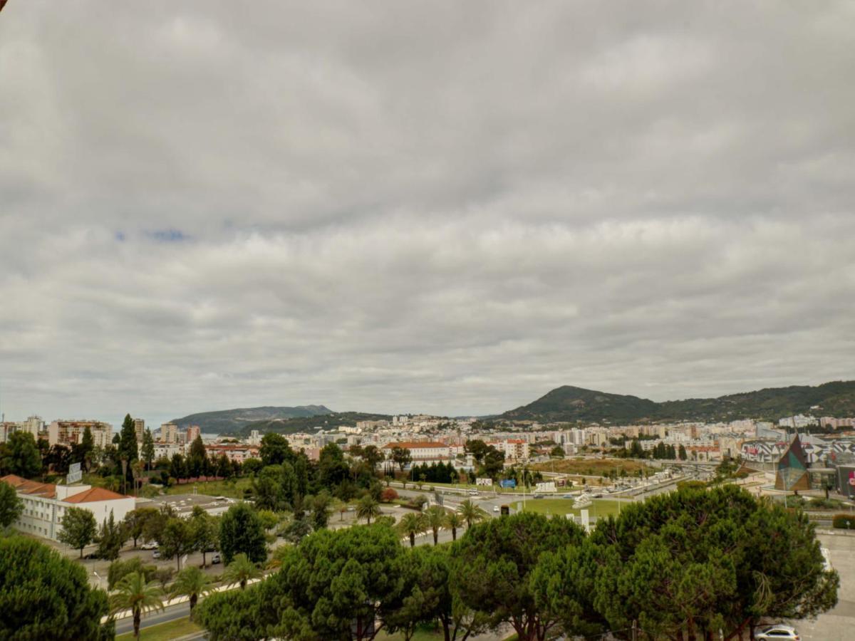 Balcony With View, Private Garage, An Elevator Apartment Setúbal Exterior foto