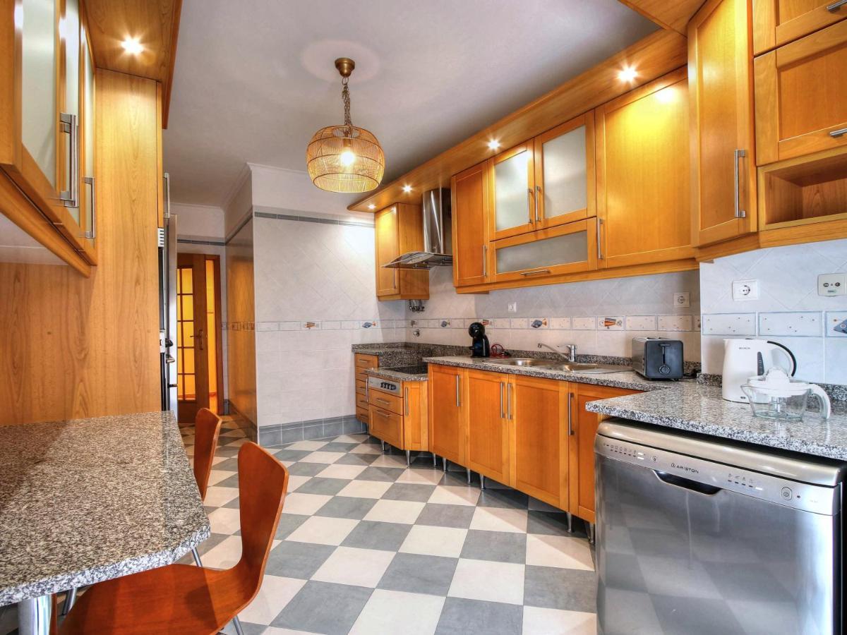 Balcony With View, Private Garage, An Elevator Apartment Setúbal Exterior foto